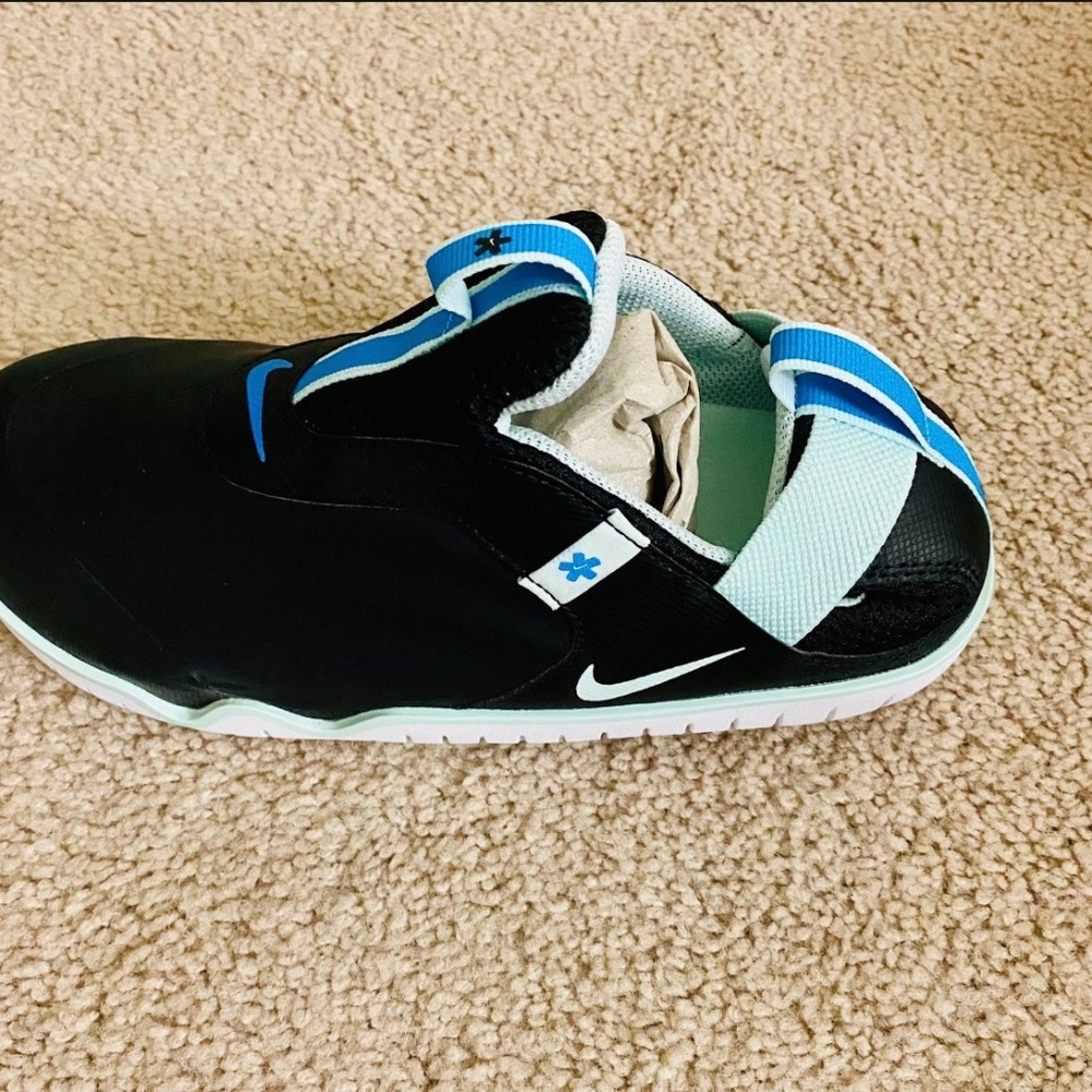 Brand New Nike Zoom Plus- With 2 Free Pair Of Nike Socks